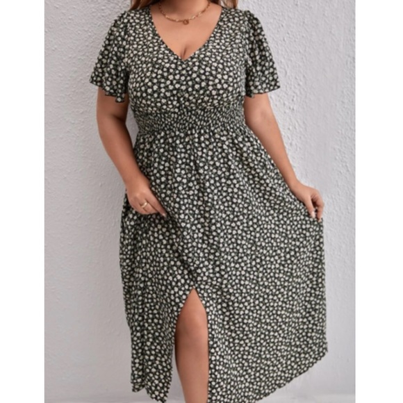 Boho plus size shirred waist slit thigh maxi dress - Picture 2 of 12